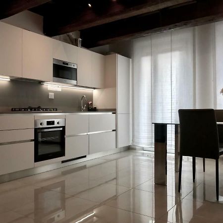 Appartement Moderno Affaccio Su Via Mazzini à Ferrare Extérieur photo