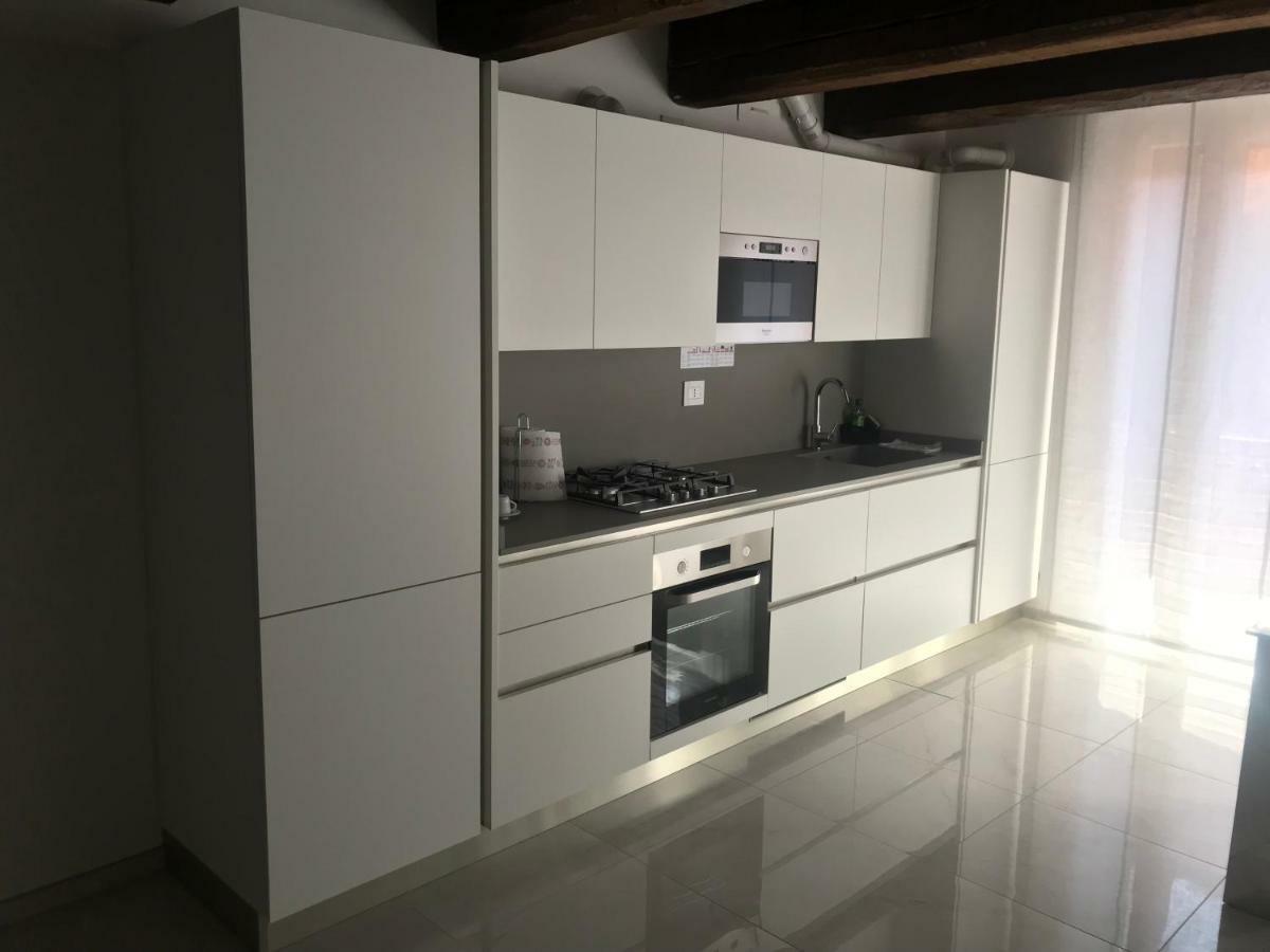 Appartement Moderno Affaccio Su Via Mazzini à Ferrare Extérieur photo
