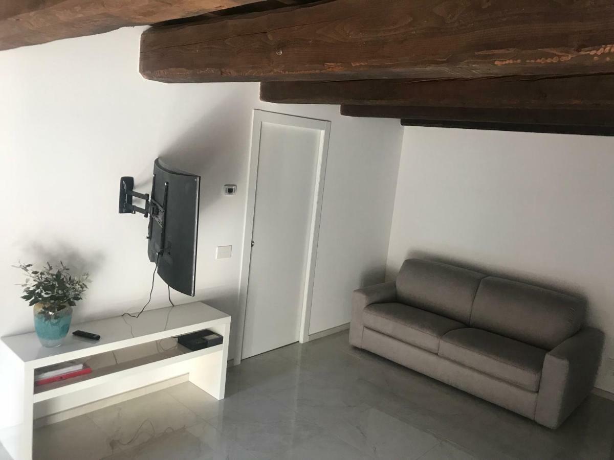 Appartement Moderno Affaccio Su Via Mazzini à Ferrare Extérieur photo