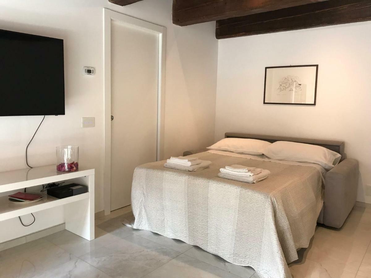 Appartement Moderno Affaccio Su Via Mazzini à Ferrare Extérieur photo