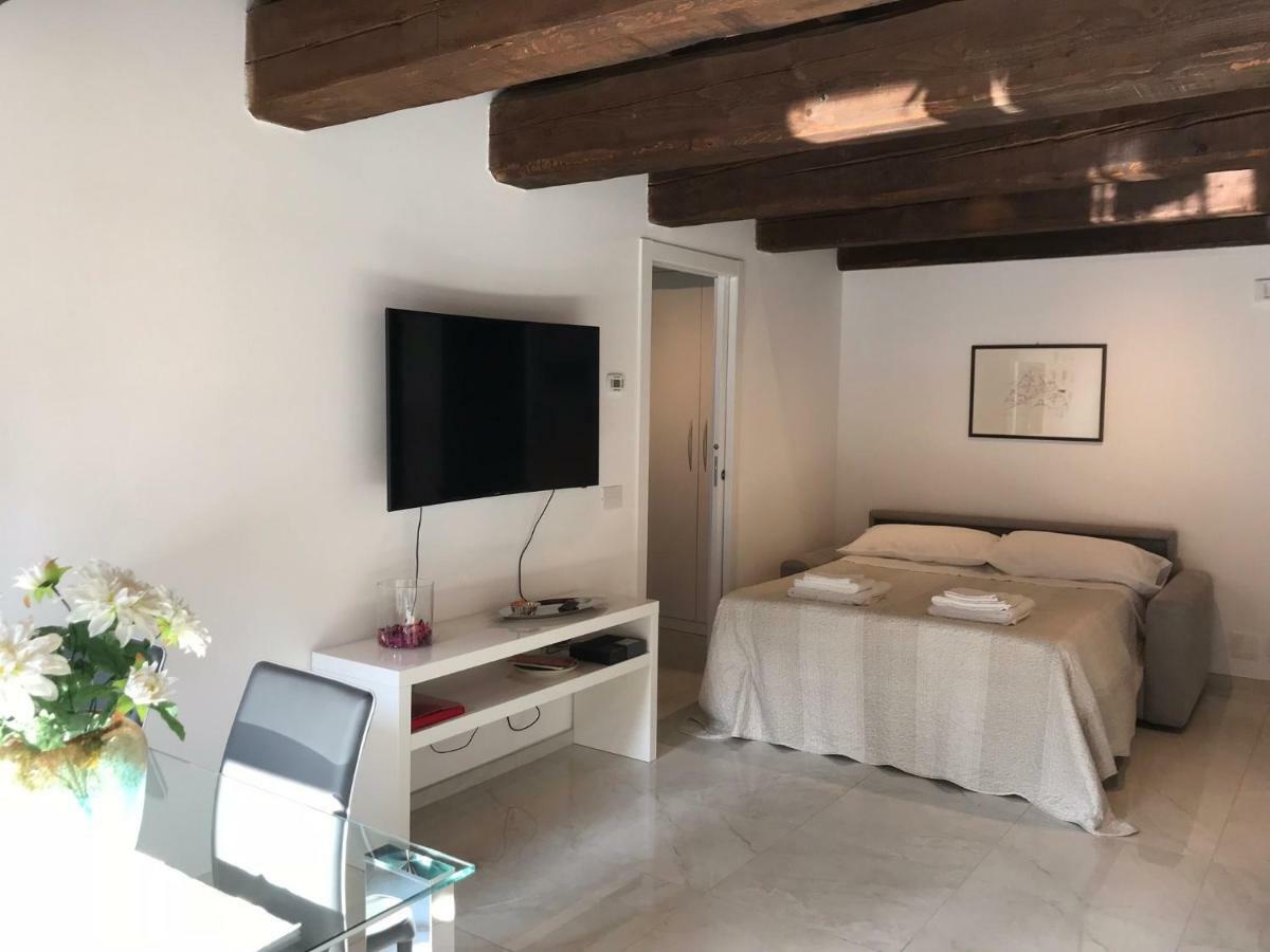 Appartement Moderno Affaccio Su Via Mazzini à Ferrare Extérieur photo