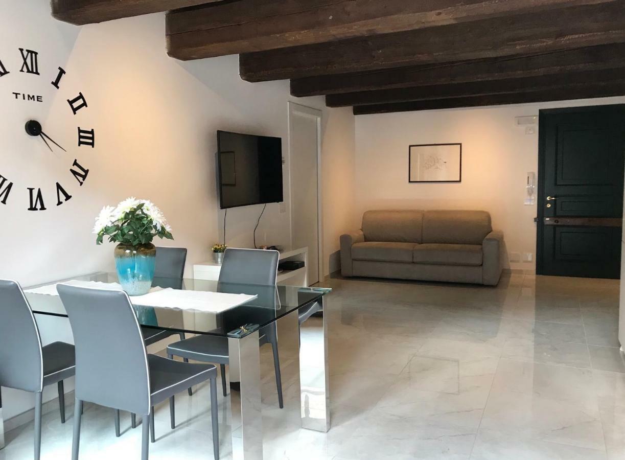 Appartement Moderno Affaccio Su Via Mazzini à Ferrare Extérieur photo